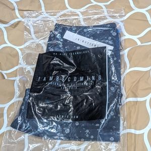 IAB "I am Becoming" 3 inch Booty shorts black with daisies